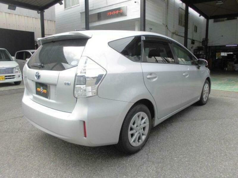 PRIUS ALPHA