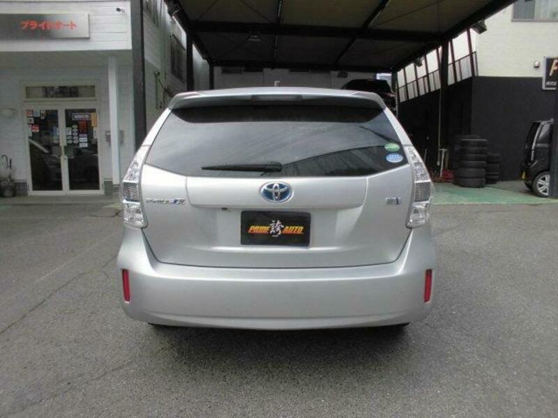 PRIUS ALPHA