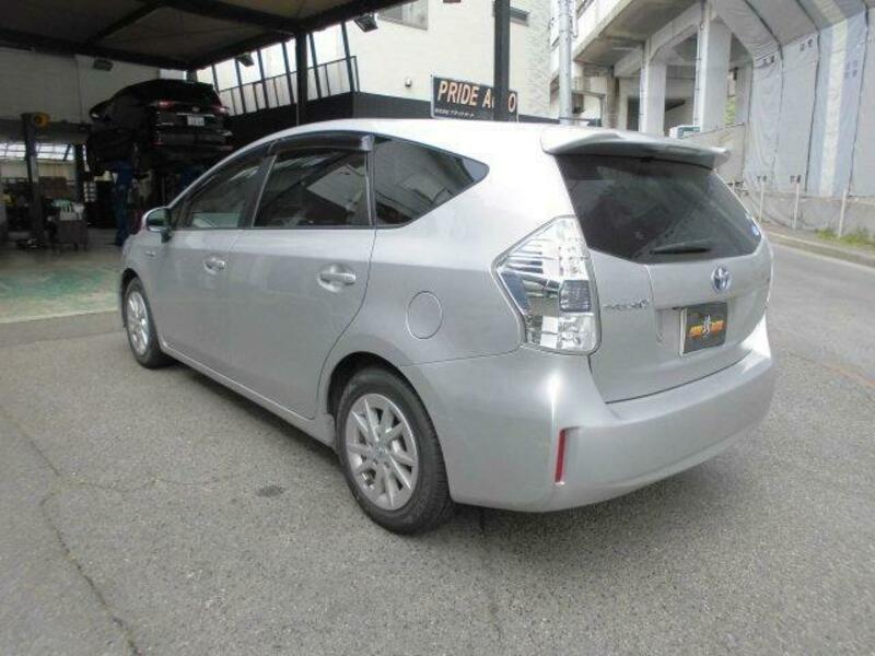PRIUS ALPHA