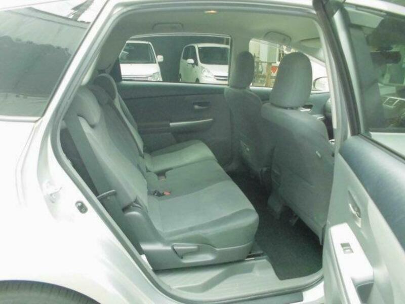 PRIUS ALPHA