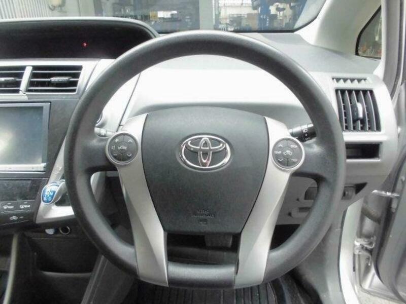 PRIUS ALPHA