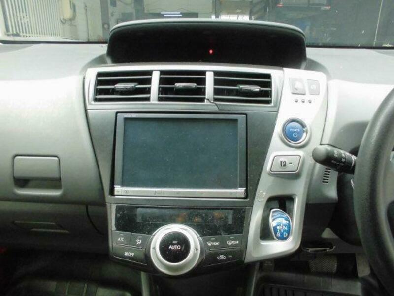 PRIUS ALPHA