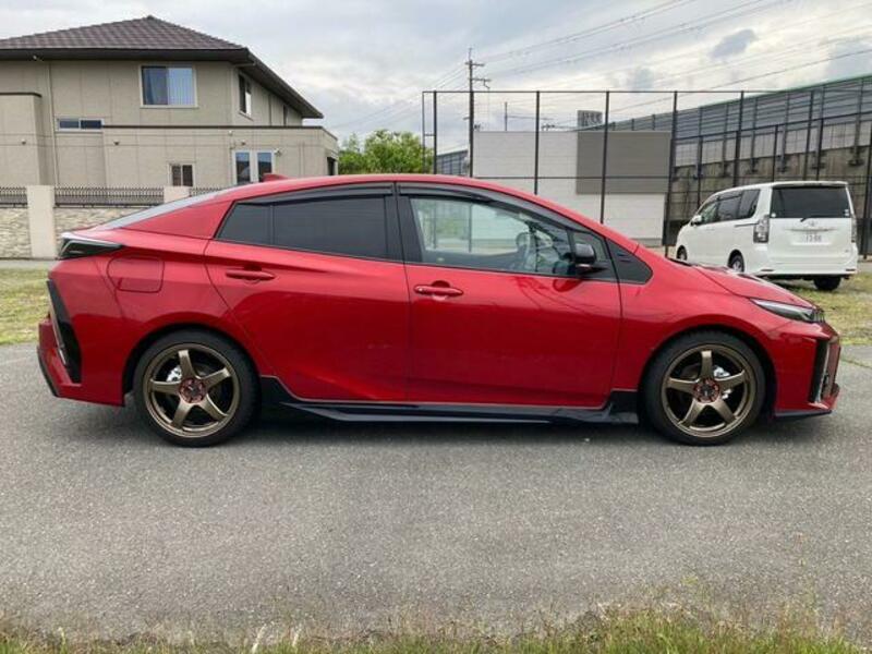 PRIUS PHV