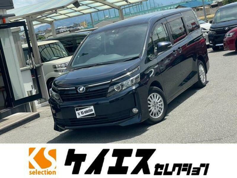 TOYOTA VOXY