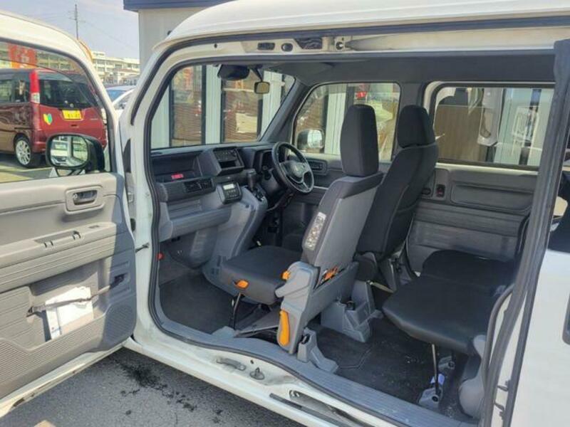 N-VAN