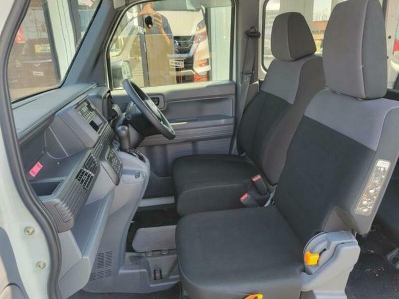 N-VAN