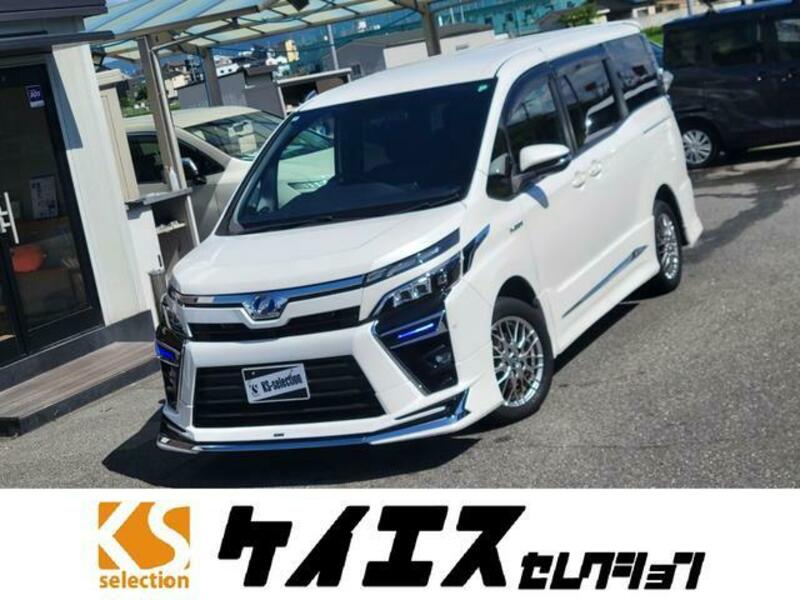 TOYOTA VOXY