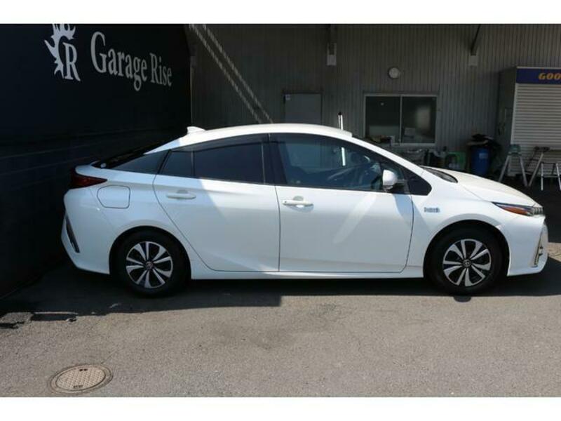 PRIUS PHV