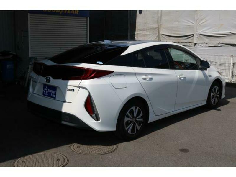 PRIUS PHV