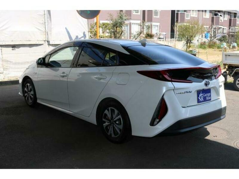PRIUS PHV
