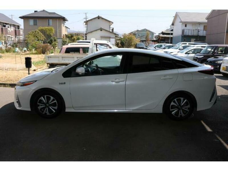 PRIUS PHV