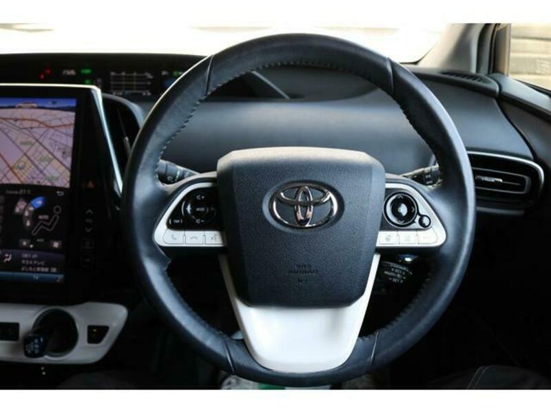 PRIUS PHV