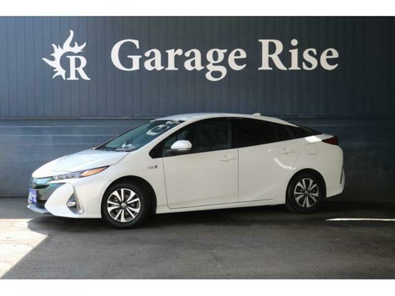 TOYOTA PRIUS PHV