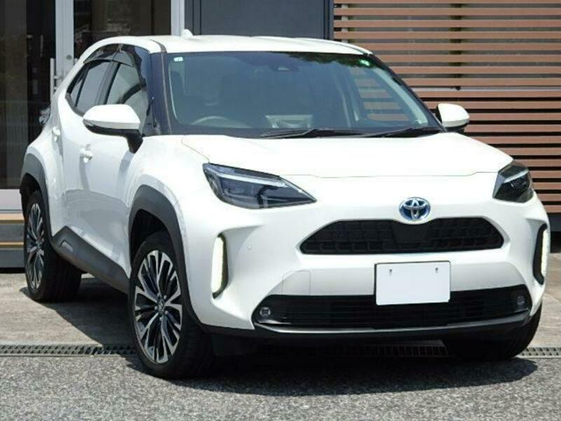 YARIS CROSS