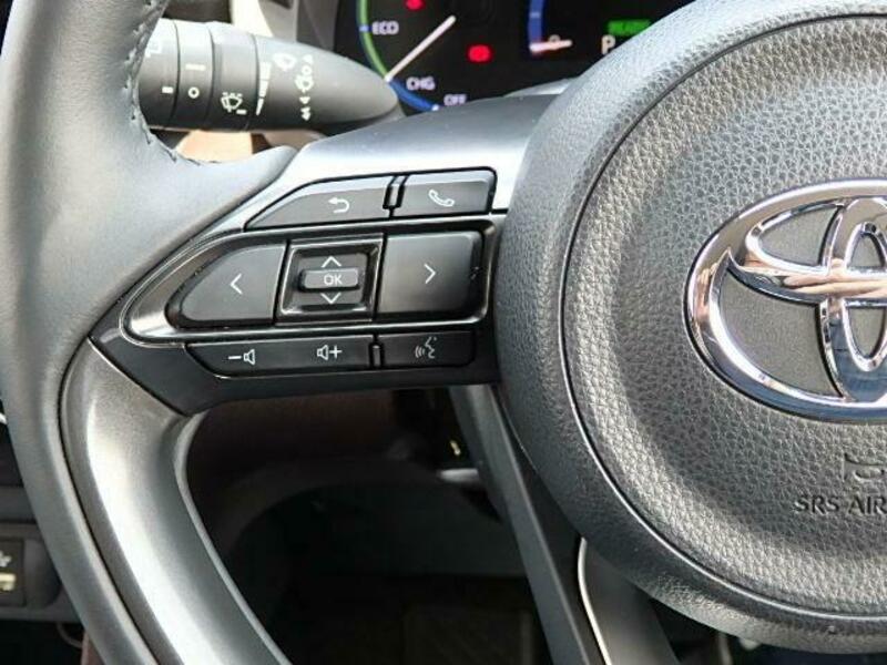 YARIS CROSS