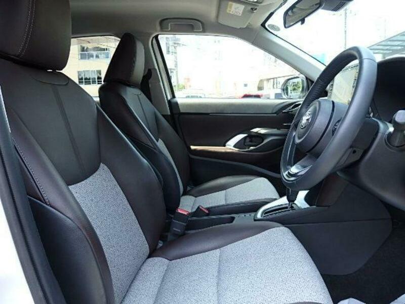 YARIS CROSS