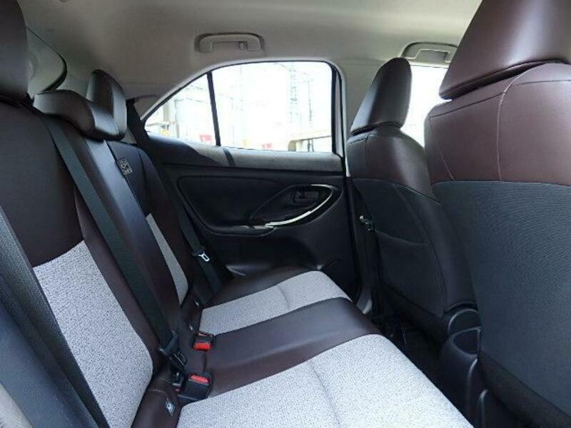 YARIS CROSS