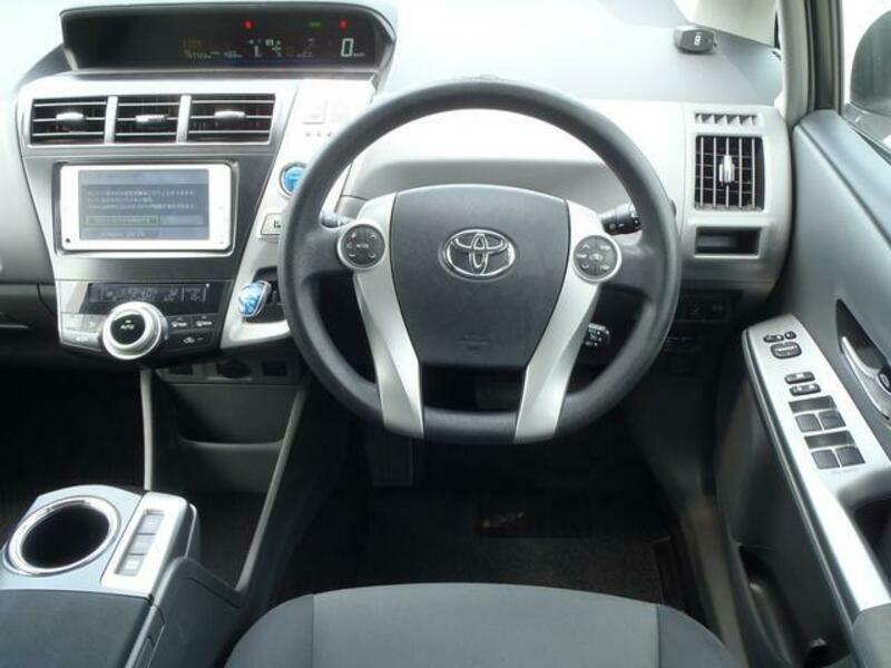 PRIUS ALPHA