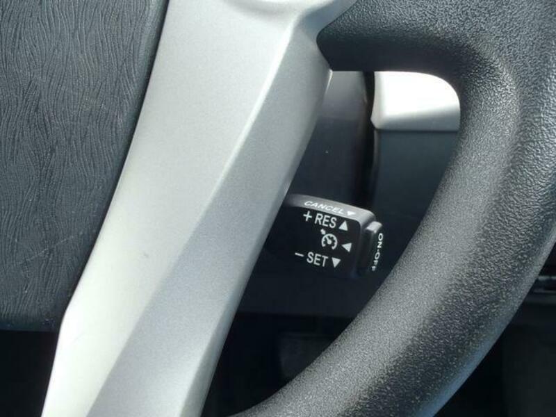 PRIUS ALPHA