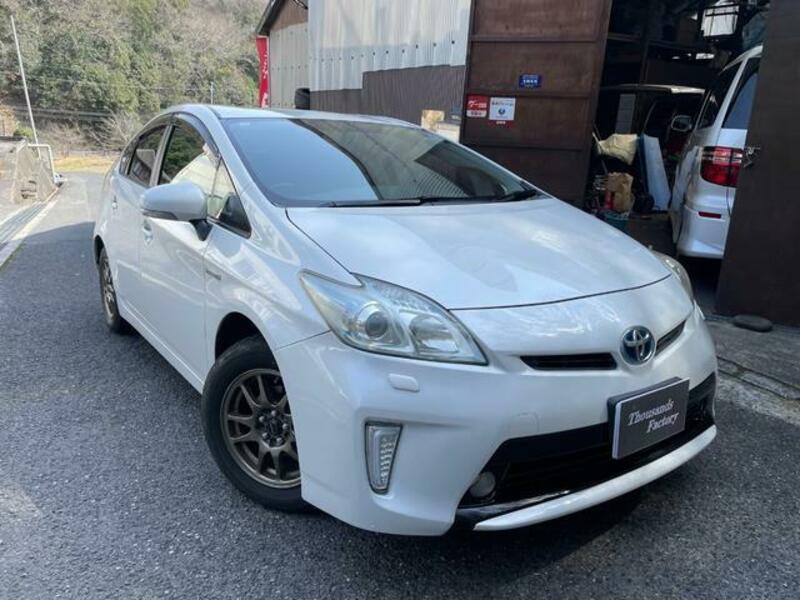 TOYOTA PRIUS