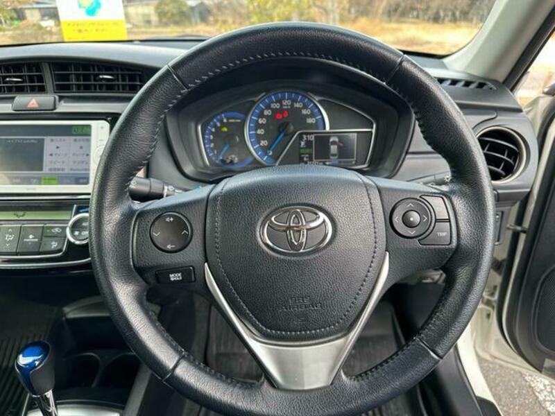 COROLLA AXIO