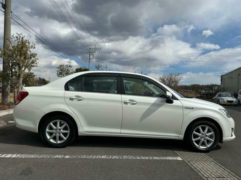 COROLLA AXIO