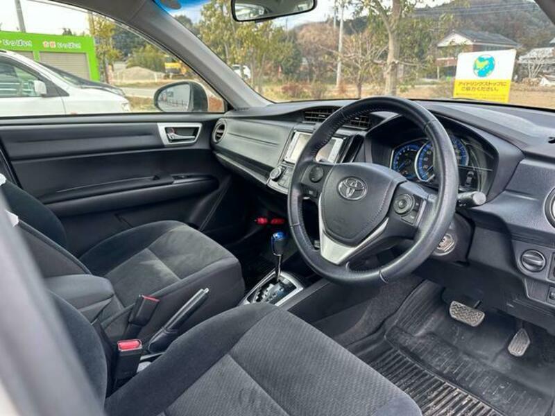 COROLLA AXIO