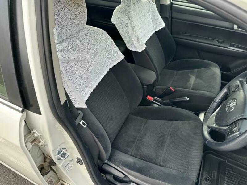 COROLLA AXIO
