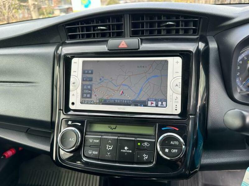 COROLLA AXIO