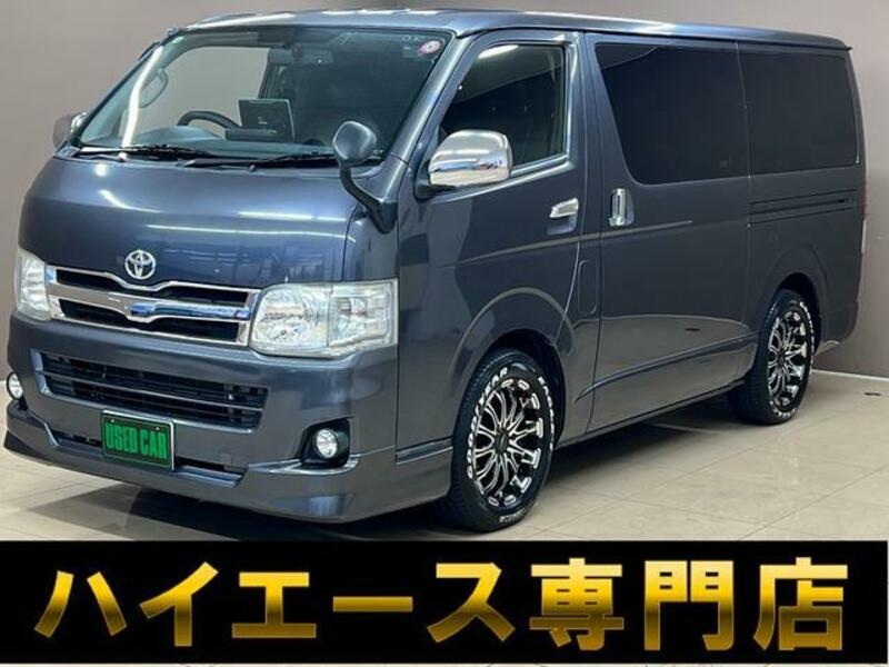 TOYOTA HIACE VAN