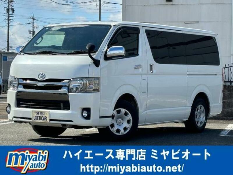 TOYOTA HIACE VAN
