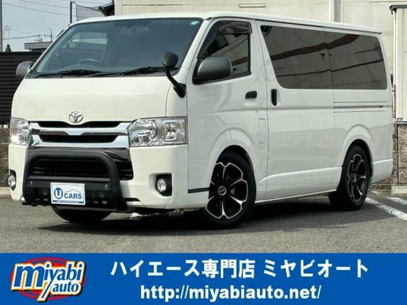 TOYOTA HIACE VAN