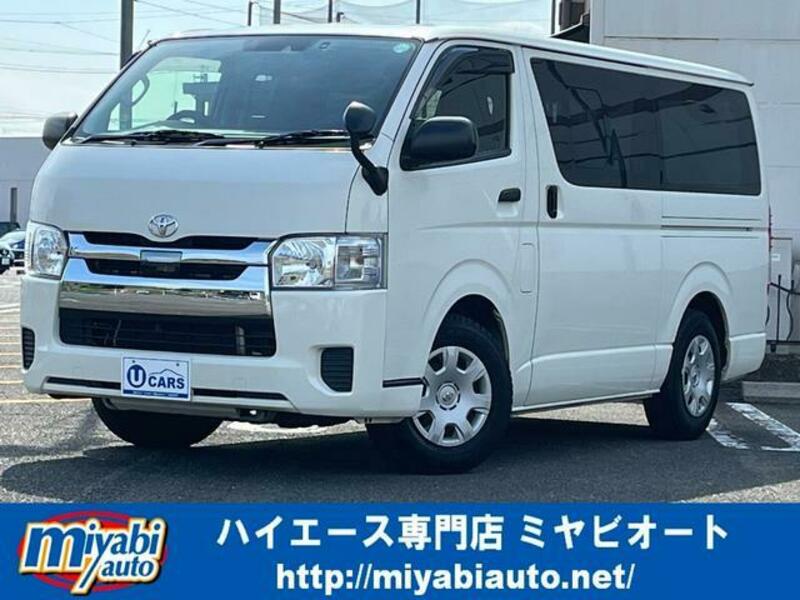 TOYOTA HIACE VAN
