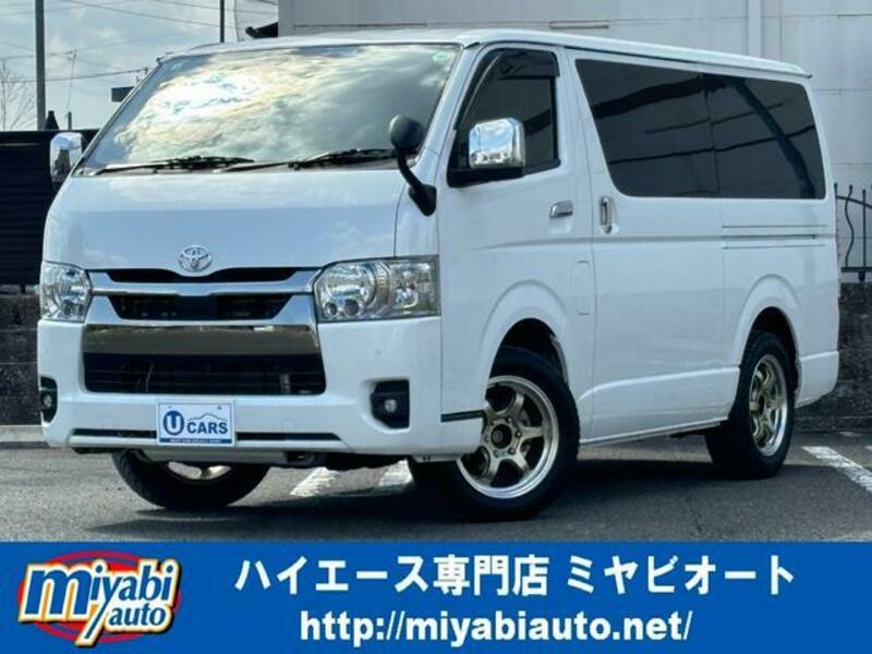 TOYOTA HIACE VAN