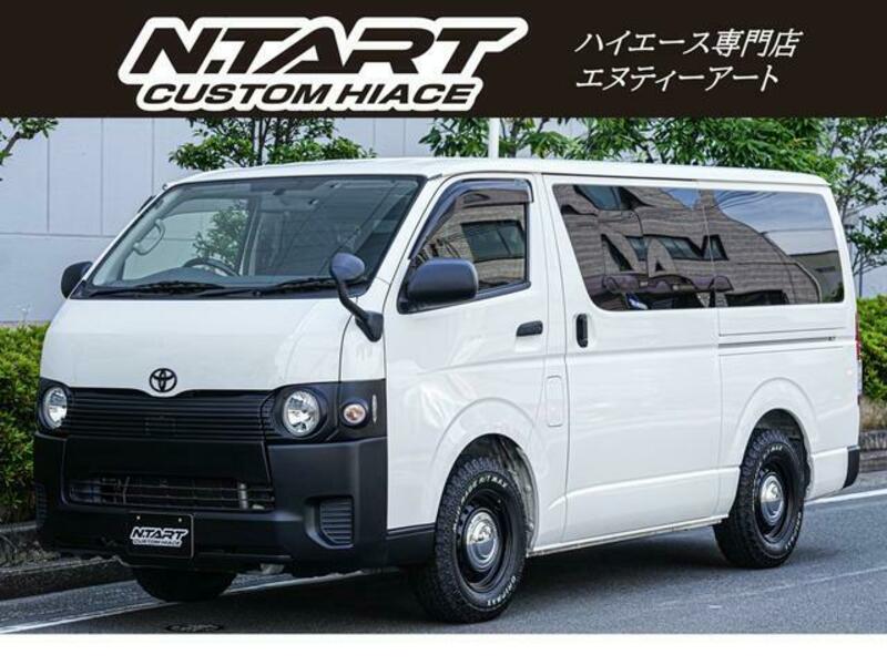 TOYOTA HIACE VAN