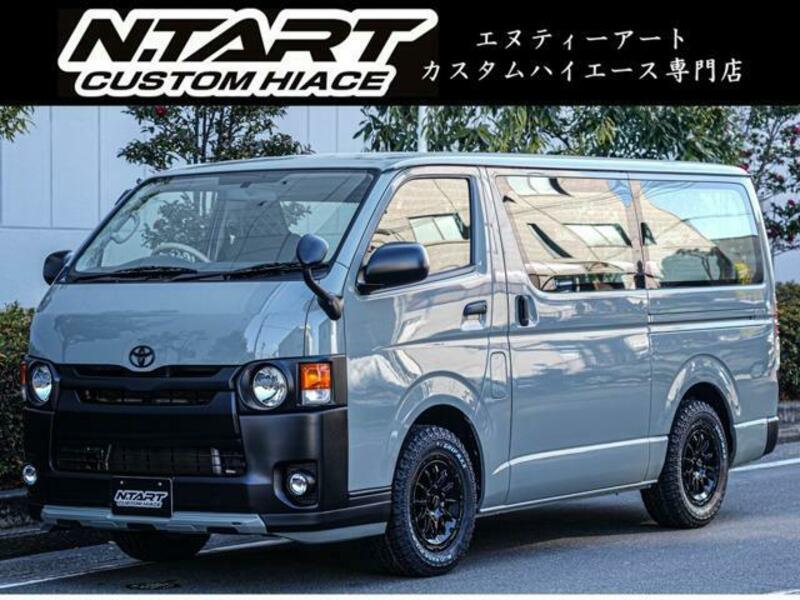 TOYOTA HIACE VAN