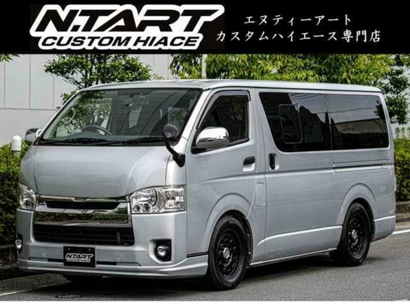 TOYOTA HIACE VAN