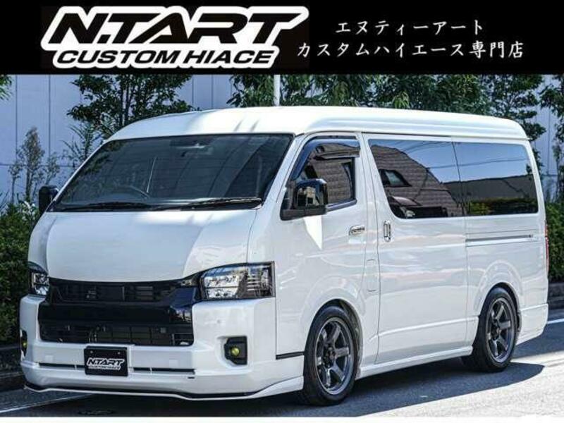 TOYOTA HIACE VAN
