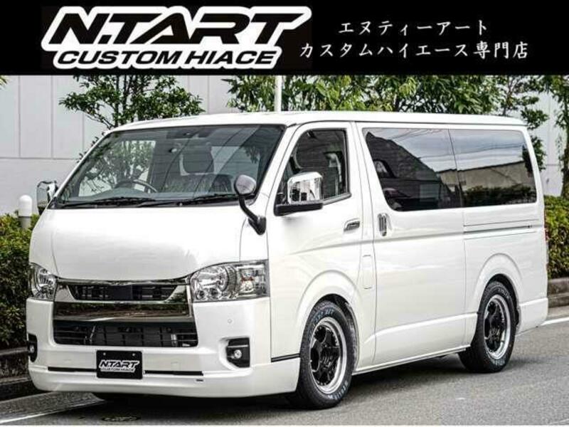 TOYOTA HIACE VAN