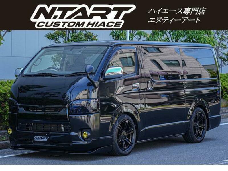 TOYOTA HIACE VAN