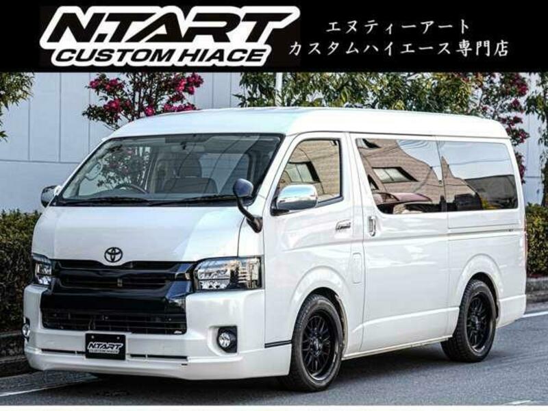 TOYOTA HIACE VAN