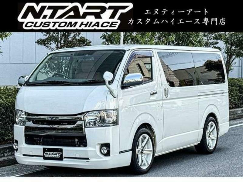 TOYOTA HIACE VAN