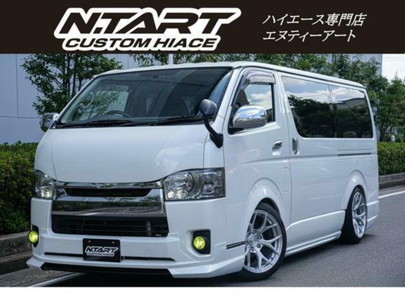 TOYOTA HIACE VAN