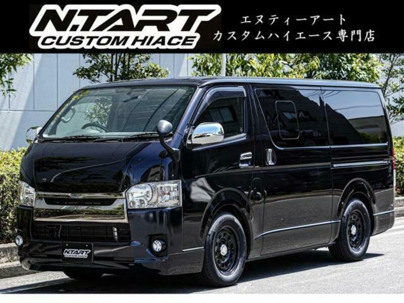 TOYOTA HIACE VAN