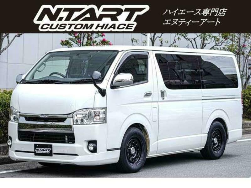 TOYOTA HIACE VAN
