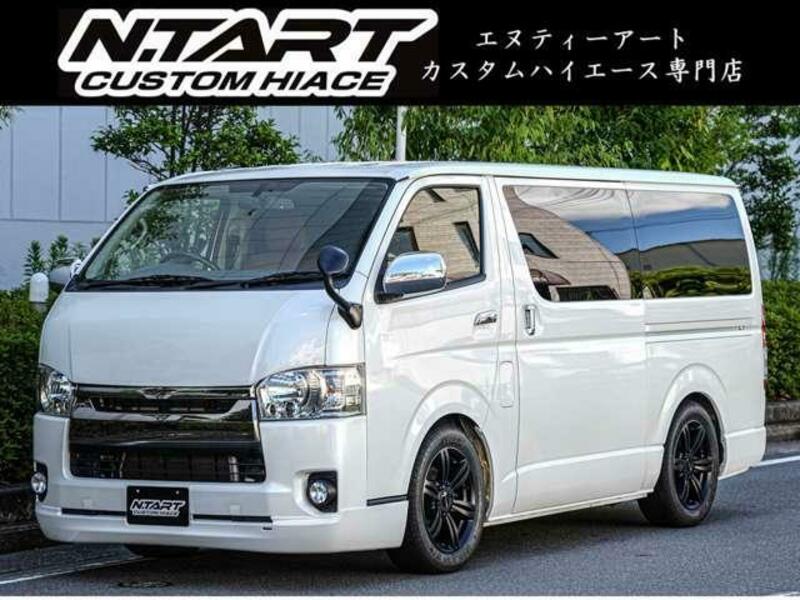 TOYOTA HIACE VAN