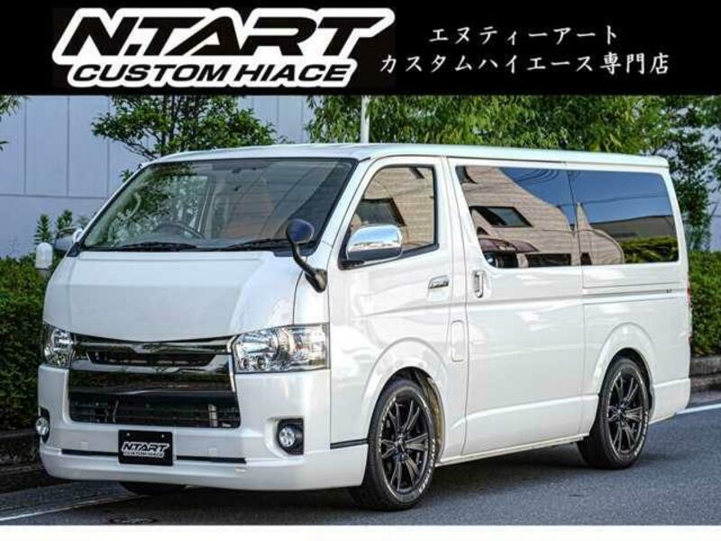 TOYOTA HIACE VAN