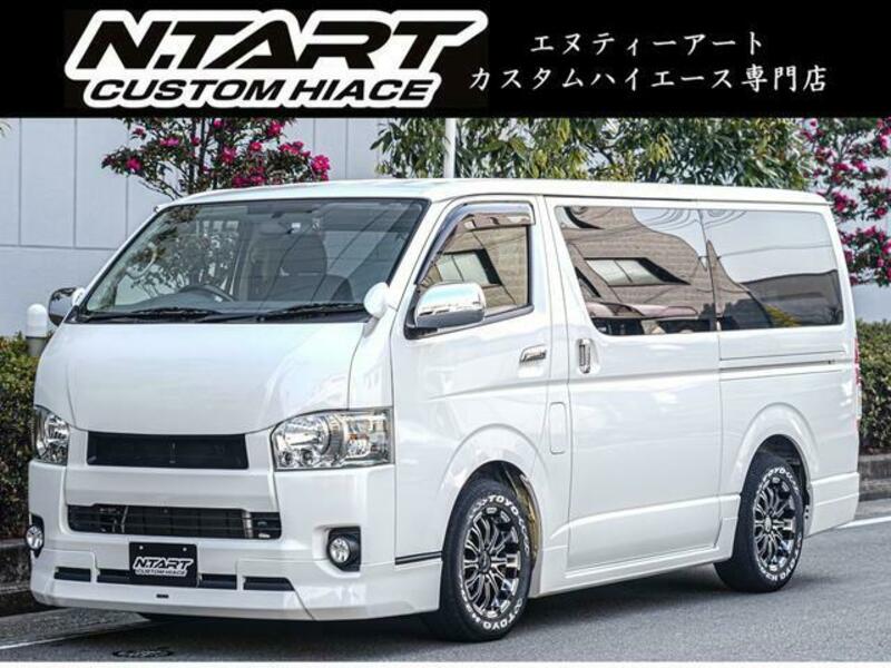 TOYOTA HIACE VAN