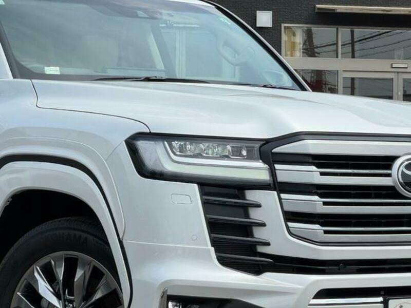 LAND CRUISER