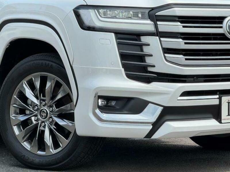 LAND CRUISER
